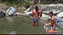 Xvideos gay com sarados dentro de lago transando